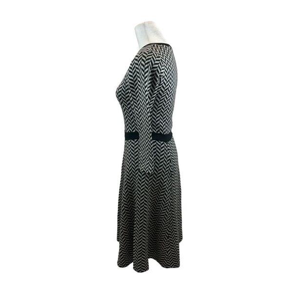 Ladies Boden‎ Lucinda Chevron Knit Dress Black and Grey Size 4 - Picture 4 of 10